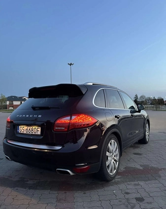 Porsche Cayenne cena 221400 przebieg: 77000, rok produkcji 2013 z Słupsk małe 781